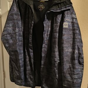 GORE-TEX Men's Black and Gray Performance Jacket